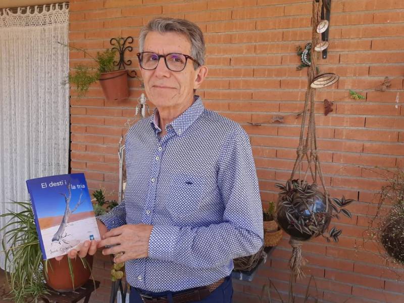 Jordi Coderch presenta avui el seu llibre 'El destí i la tria'. (Foto: Nova Ràdio Lloret).