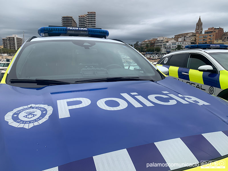 Vehicles de la Policia Local de Palamós.