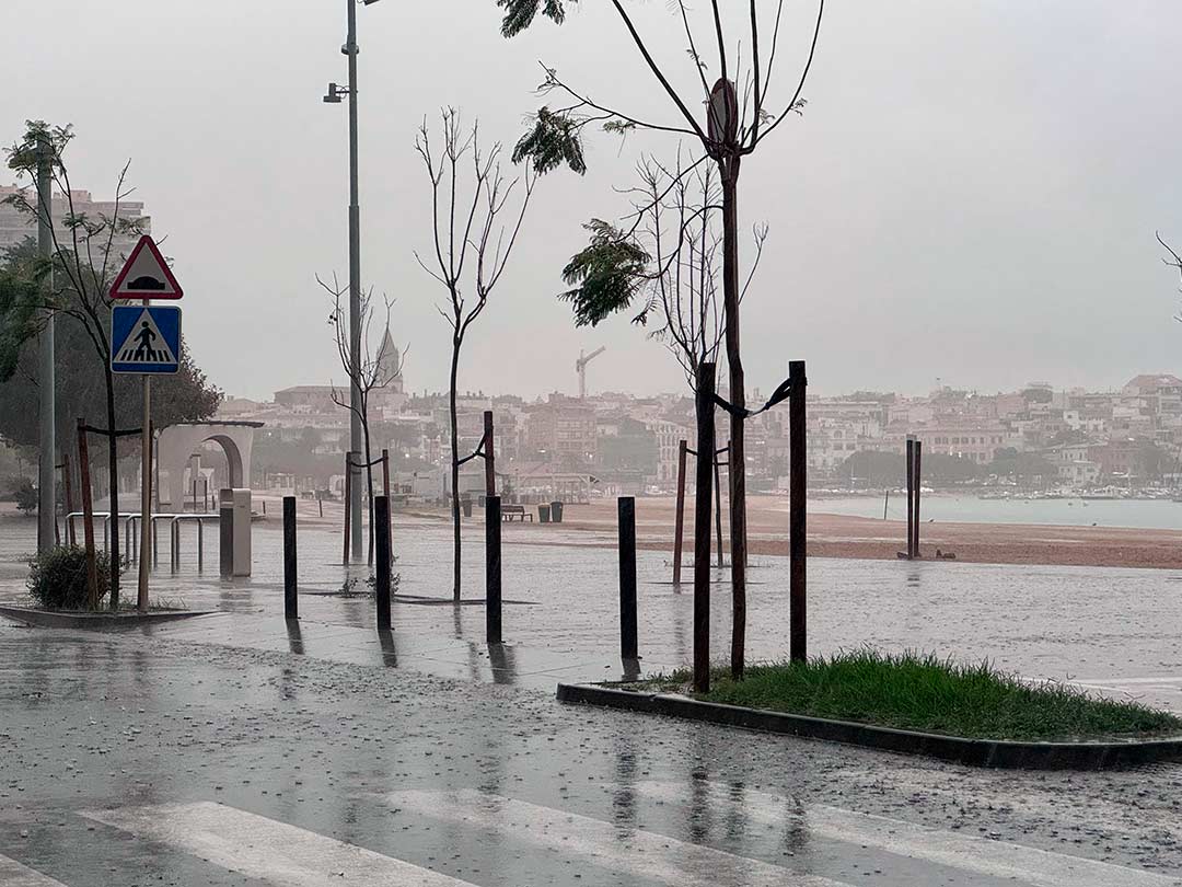A Palamós van caure fins ahir al migdia 108 litres per metre quadrat. (Foto: Méteo Palamós).