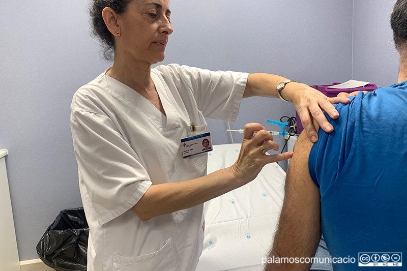 La vacuna de la grip és la millor manera per evitar complicacions greus de salut i hospitalitzacions.