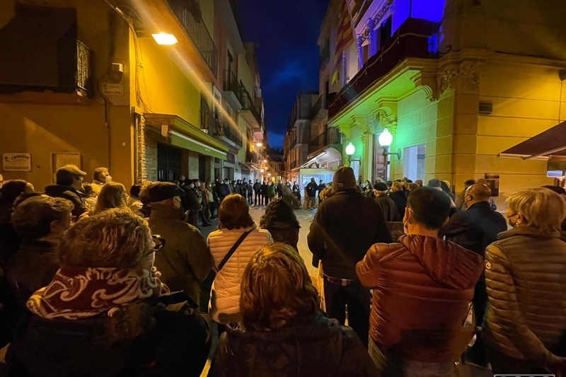 El minut de silenci es farà avui a les 20h davant l'Ajuntament.