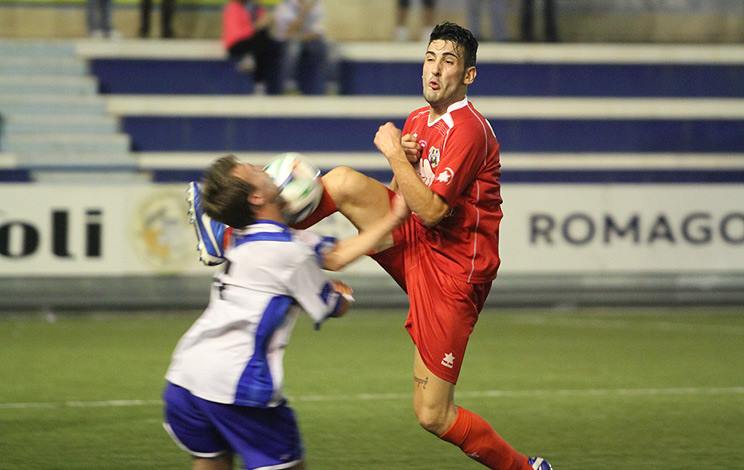 Aquesta topada entre Alegre i Javi Calvo va provocar l'aturada del partit durant 23 minuts. (Foto: CE Europa).