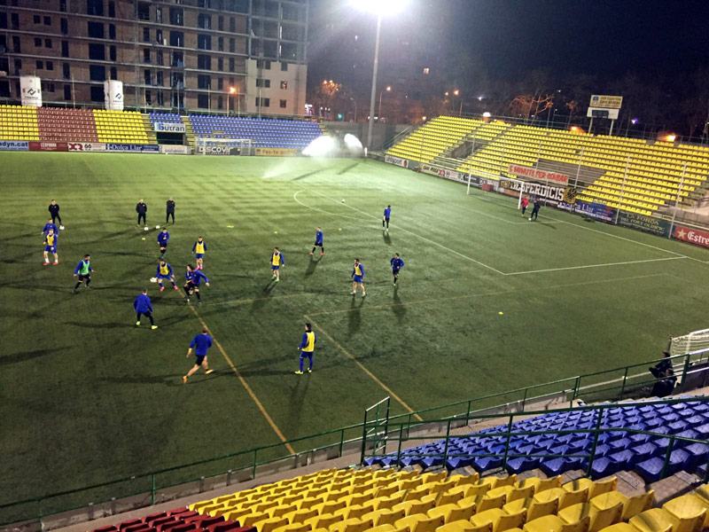 Sant Andreu i Palamós han jugat els 8 minuts sense públic. (Foto: Palamós CF).
