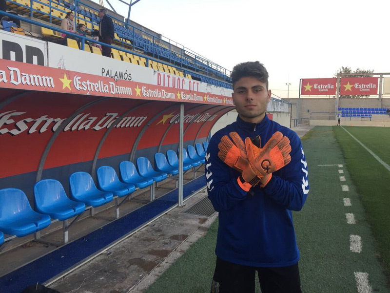 Nordine, porter del Juvenil A que ha debutat amb el Palamós davant el Vilafranca (Foto: Ramon Ribas)
