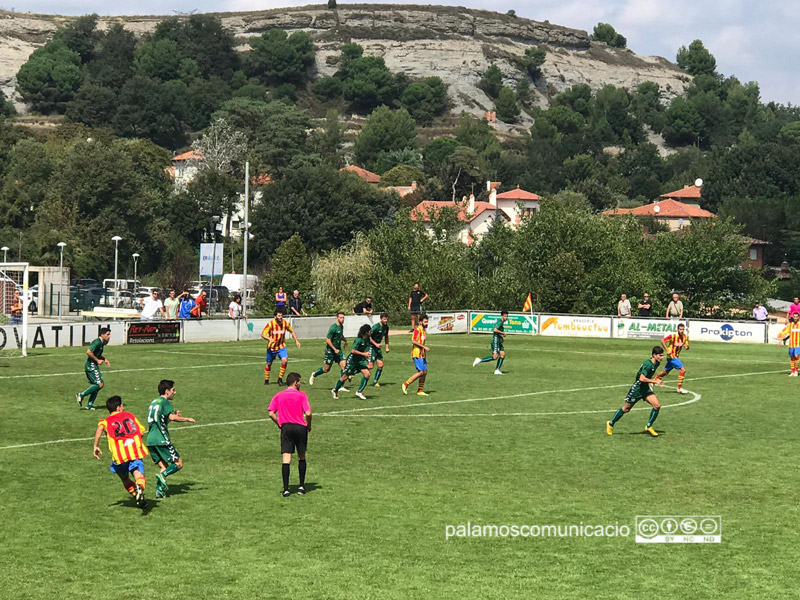 El Palamós CF ha aconseguit la primera victòrita a la Primera Catalana davant la UE Tona(1-2)