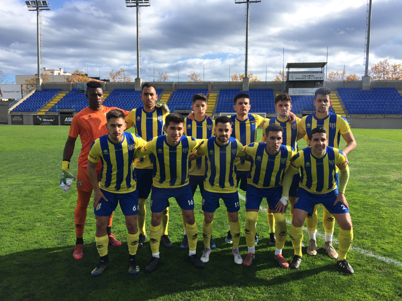 L'onze inicial del Palamós CF davant el Bescanó. (Foto: Palamós CF)