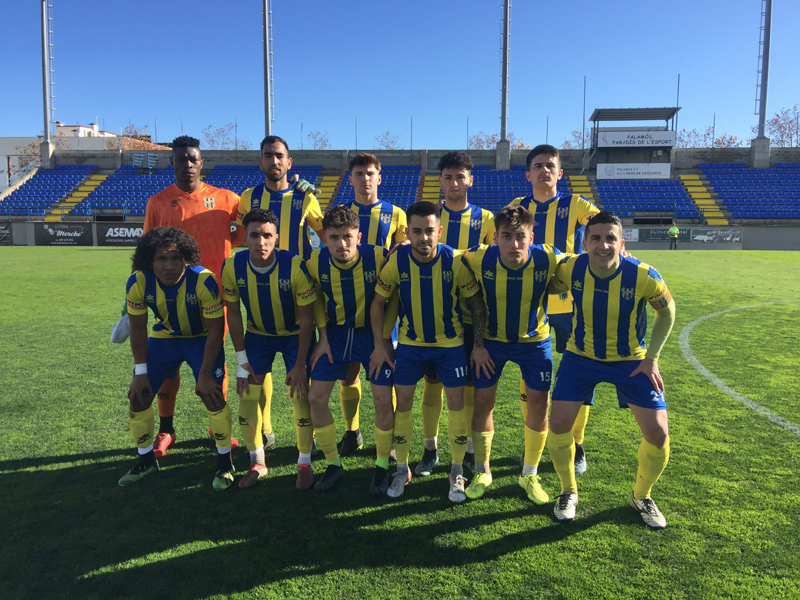 L'onze inicial del Palamós CF davant el Lloret. (Foto: Palamós CF)